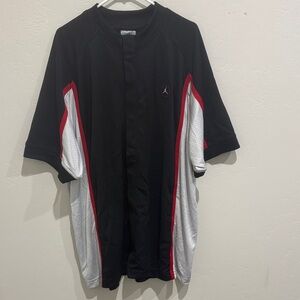 Vintage Jordan Men's Black, White, and Red Practice Jersey